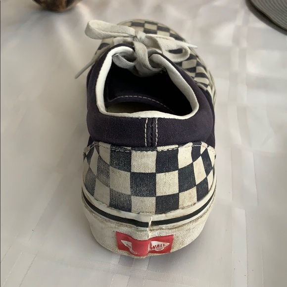 Colour is blue and white barley worn - Picture 2 of 2